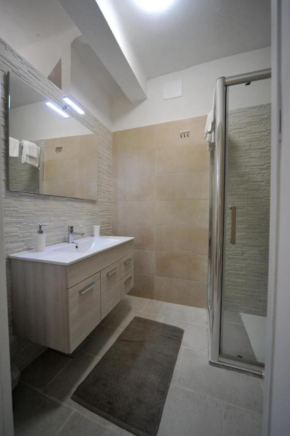 Pietra Bianca Appartment Bari Exterior foto